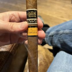 Casa de Montecristo - A nice cigar in the lounge area.