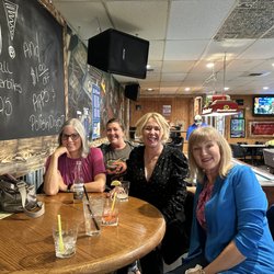 Old Timer’s Bar & Grill - Great establishment to meet up with family and friends.