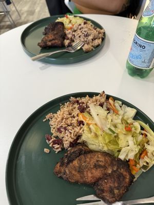 The Kitchen by Cooking with Que by null