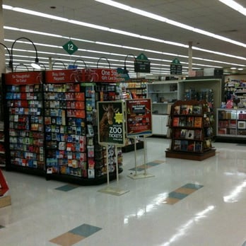Kroger - the inside of a grocery store - Grocery Near Me - Cincinnati, Ohio