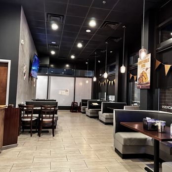 bb.q Chicken Ashburn - Slow Tuesday night. - Korean Near Me - Ashburn, Virginia