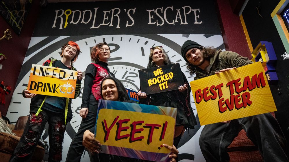 Riddlers Escape Logo