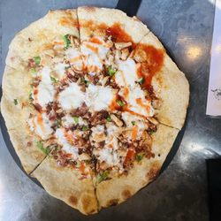 Stella Public House - Spicy honey chicken pizza
