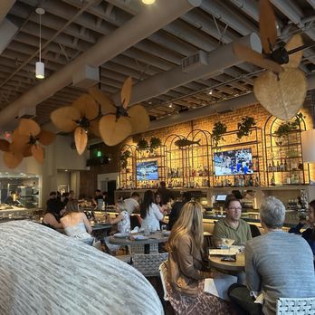 Pez Coastal Kitchen - Seafood Near Me - Pasadena, California