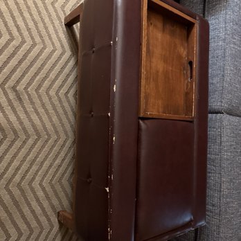 Harrah's Metropolis - A Caesars Rewards Destination - Garage sale furniture? Surely not luxury - Casinos Near Me - Metropolis, Illinois Harrah's Metropolis - A Caesars Rewards Destination - Garage sale furniture? Surely not luxury - Casinos Near Me - Metropolis, Illinois