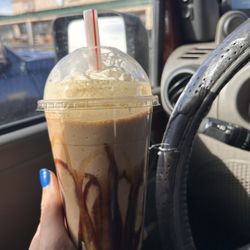 Lizzie Q's Fresh Start Cafe - GO TRY THE MOUNTAIN MUDSLIDE WITH PEANUTBUTTER