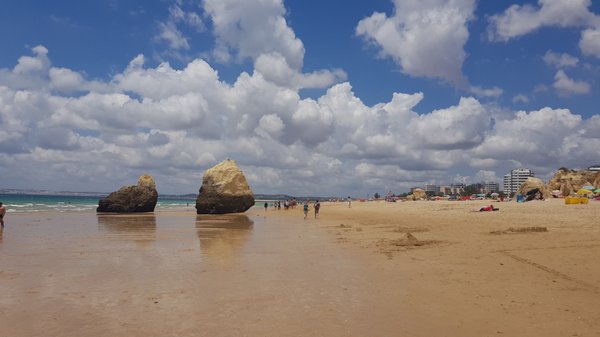Praia dos Três Irmãos by null