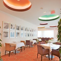 The Dunfield Retirement Residence - The Dining Room at The Dunfield in the Alcove