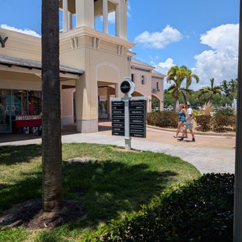 Ellenton Premium Outlets - Shopping Centers Near Me - Ellenton, Florida