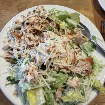 Oregano's - Lunch size Chicken Cesar with warm chicken and fresh grated mozerella - Pizza Near Me - Tucson, Arizona
