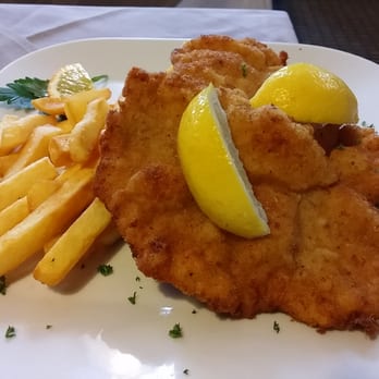 Zur Eisenbahn - Schnitzel Wiener Art - German Near Me - Großostheim, BY