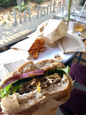 Tera V Burger by null