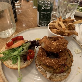 Fresh On Front - Bbq burger - Vegan Near Me - Toronto, Ontario