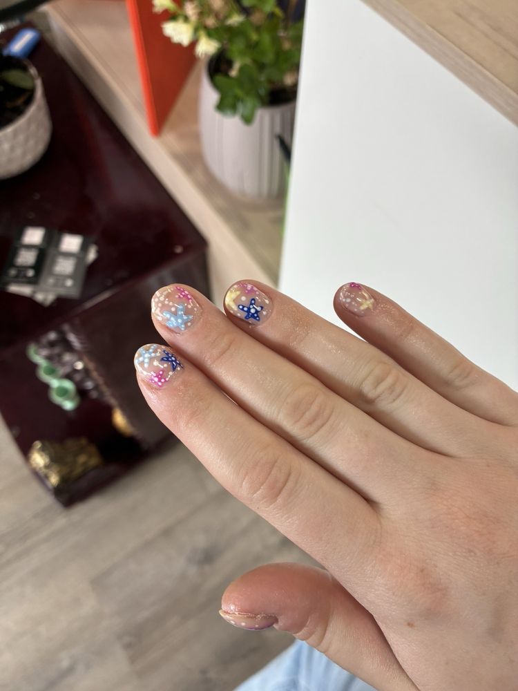 D & D Nail Salon Logo