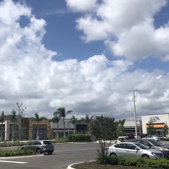 Dania Pointe - Shopping Centers Near Me - Dania Beach, Florida Dania Pointe - Shopping Centers Near Me - Dania Beach, Florida