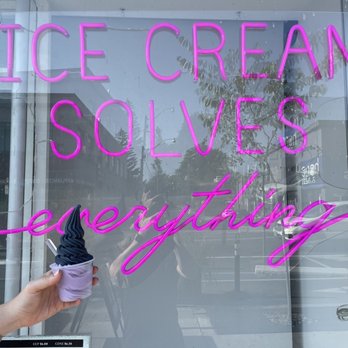 iHalo Krunch - Where's our twist? - Ice Cream & Frozen Yogurt Near Me - Toronto, Ontario iHalo Krunch - Where's our twist? - Ice Cream & Frozen Yogurt Near Me - Toronto, Ontario