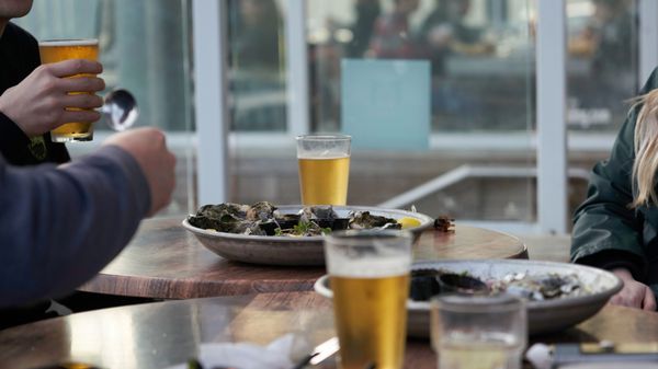 The Schooner Restaurant & Lounge by null