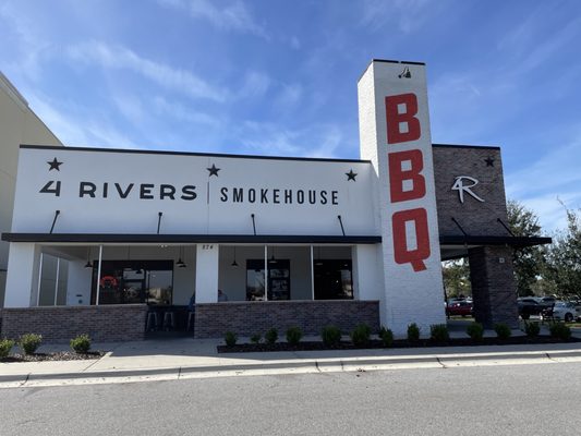 4 Rivers Smokehouse by null