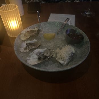 Earls Kitchen + Bar - Oysters - New American Near Me - Bellevue, Washington Earls Kitchen + Bar - Oysters - New American Near Me - Bellevue, Washington