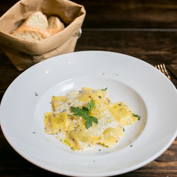 Napoli Prima e Dopo - Ravioli Tartufado - Italian Near Me - Barcelona, B Napoli Prima e Dopo - Ravioli Tartufado - Italian Near Me - Barcelona, B