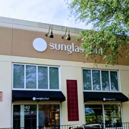 Exterior photo of Sunglass Hut - Mount Pleasant, South Carolina Exterior photo of Sunglass Hut - Mount Pleasant, South Carolina