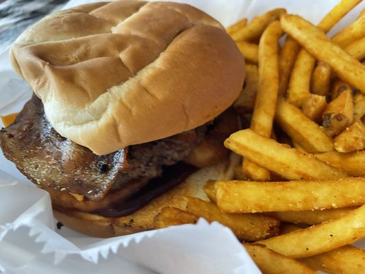 HillBoyz Wing And Burger Bar