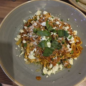 Moku Kitchen - Fettuccine bolognese - Cocktail Bars Near Me - Honolulu, Hawaii