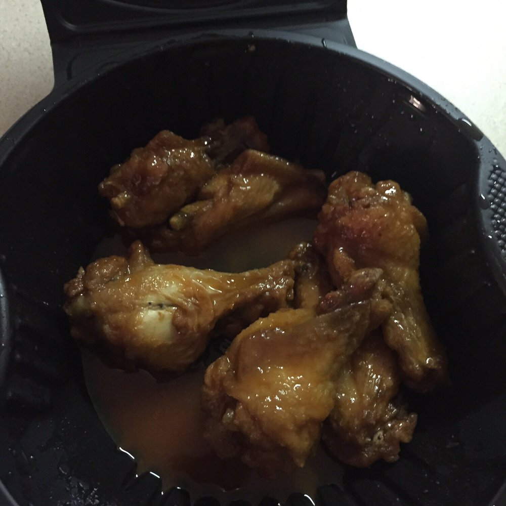 Pizza Hut - Buffalo medium wings good - Pizza Near Me - Orlando, Florida Pizza Hut - Buffalo medium wings good - Pizza Near Me - Orlando, Florida