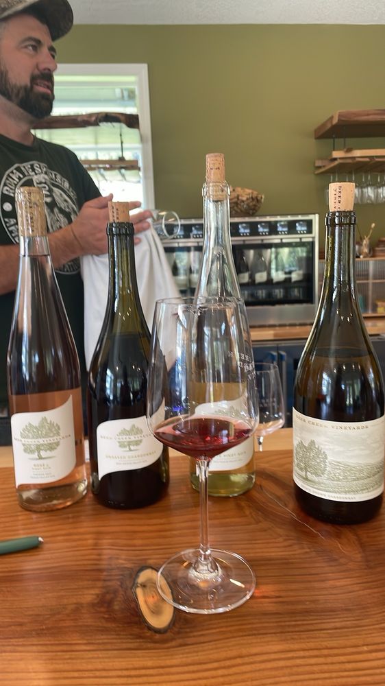 Deer Creek Vineyards Logo