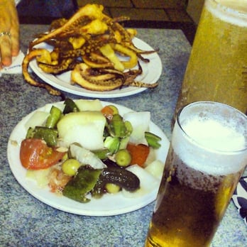 Sapama - Tapas iniciales gratuitas que venían con las cervezas. Flipad! - Tapas/Small Plates Near Me - Madrid, M