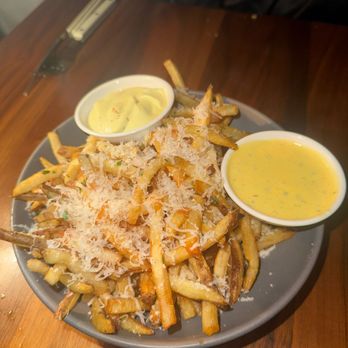 Le Bon Nosh - Parmesan Herb Fries - Cafes Near Me - Atlanta, Georgia Le Bon Nosh - Parmesan Herb Fries - Cafes Near Me - Atlanta, Georgia