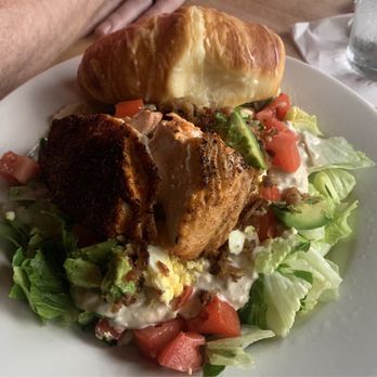 California Dreaming - Salmon salad - American Near Me - Greenville, South Carolina