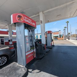 San Diego Gasoline - Image of gas pump