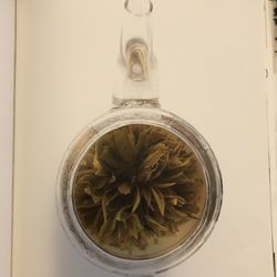 Han Shi Acupuncture - Beautiful book in waiting room about tea. In the waiting room is available free tea & water.