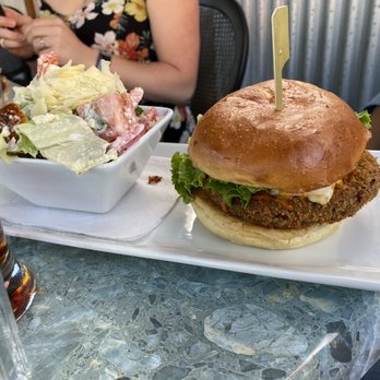 Craig Street Brew Pub - a burger and a salad - Brewpubs Near Me - Duncan, British Columbia Craig Street Brew Pub - a burger and a salad - Brewpubs Near Me - Duncan, British Columbia