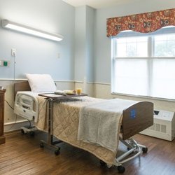 Kingston Rehabilitation of Perrysburg - Resident's Bedroom at Kingston Rehabilitation of Perrysburg