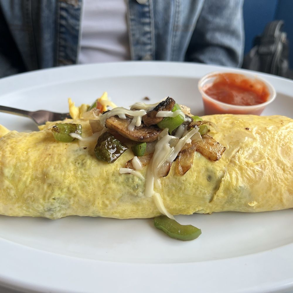 Blue Moon Diner - Veggie Omelette - American Near Me - Beaverton, Oregon