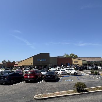 TP Tea - A nice  view of the line from far away - Bubble Tea Near Me - Irvine, California