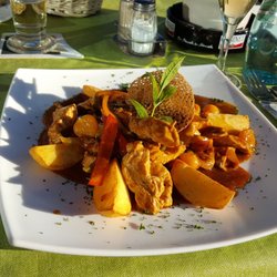 Flair Hotel Reuner - Hühnchen-Physalis-pfanne mit Kartoffeln