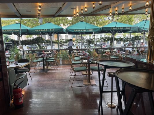 Le Drugstore by null