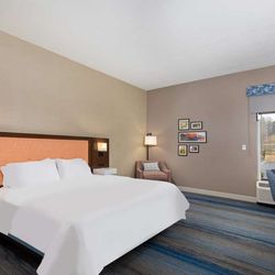 Hampton Inn Corbin - Guest room