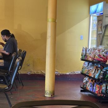 Nate's Korner - Walls peeling - Breakfast & Brunch Near Me - Santa Ana, California
