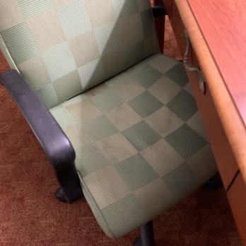 Super 8 by Wyndham Howe - Stains - Hotels Near Me - Howe, Indiana