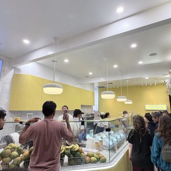 Milky Flakes - Inside the shop - Ice Cream & Frozen Yogurt Near Me - Walnut Creek, California