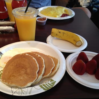 Eggs 'n Things - 2x4 with side of banana/strawberry and fresh OJ - Breakfast & Brunch Near Me - Honolulu, Hawaii