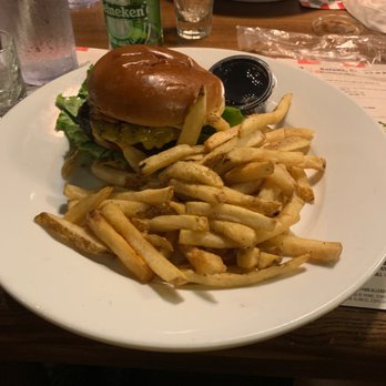 TGI Fridays Waldorf - Bacon Cheeseburger - Sports Bars Near Me - Waldorf, Maryland