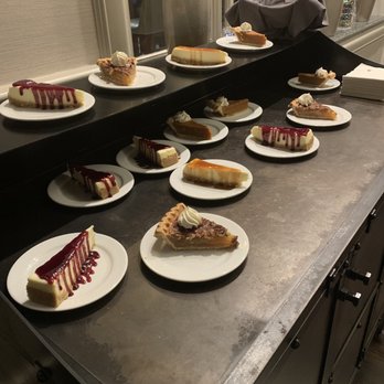 Norfolk Waterside Marriott - Desert hour at the lounge - Hotels Near Me - Norfolk, Virginia Norfolk Waterside Marriott - Desert hour at the lounge - Hotels Near Me - Norfolk, Virginia