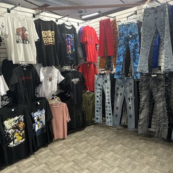 Brundage Swap Meet - Men and kids stack jeans and T shirt sizes small to 5X - Accessories Near Me - Bakersfield, California Brundage Swap Meet - Men and kids stack jeans and T shirt sizes small to 5X - Accessories Near Me - Bakersfield, California
