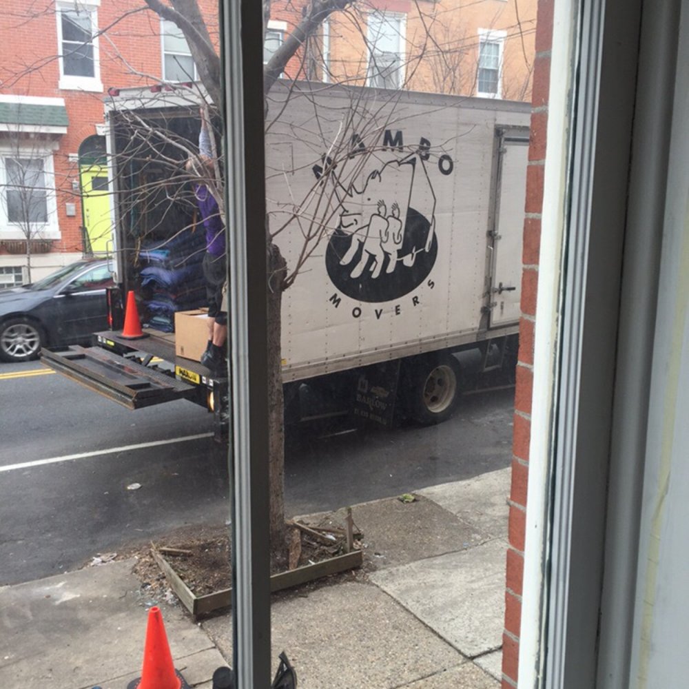 Mambo Movers - Hard at work! - Movers Near Me - Philadelphia, Pennsylvania