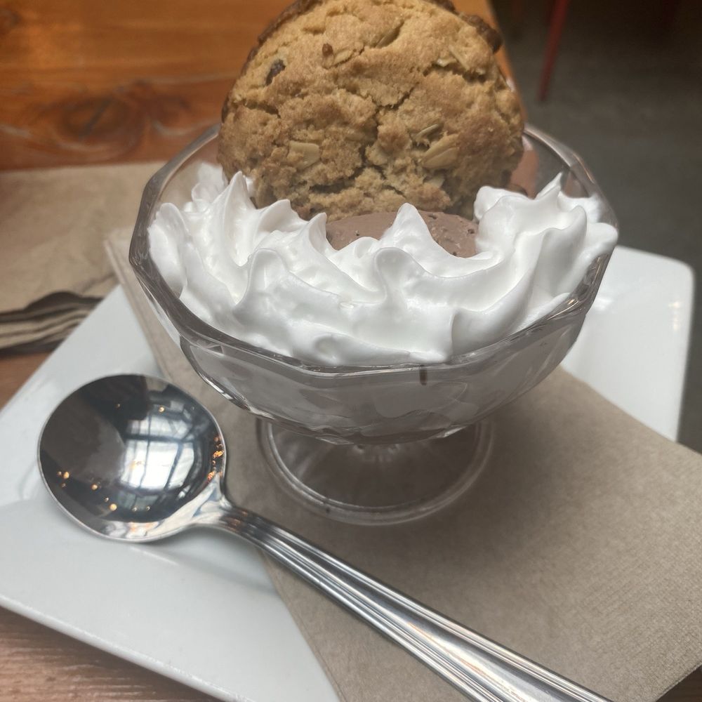 MeeT - GF chocolate cookie to dip in chocolate mousse. The mousse was *chefs kiss* - Burgers Near Me - Vancouver, British Columbia MeeT - GF chocolate cookie to dip in chocolate mousse. The mousse was *chefs kiss* - Burgers Near Me - Vancouver, British Columbia